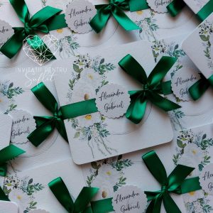 Invitație white floral circle