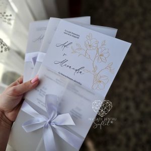 Invitație delicată crenguță înflorită