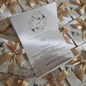 Invitație flori delicate nude